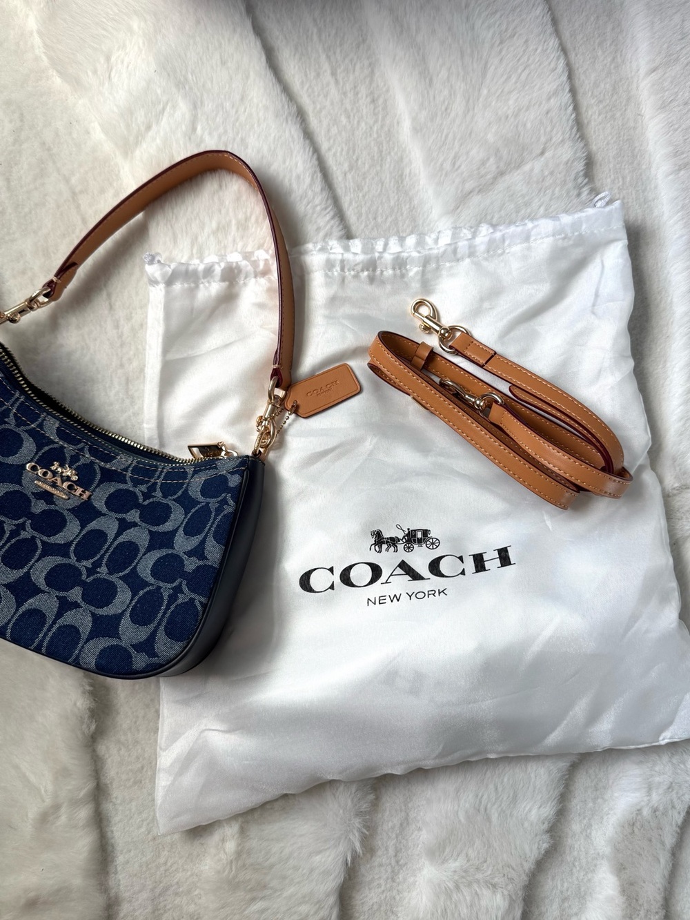 Coach Teri Shoulder Bag in Signature Denim - Picture 9 of 9